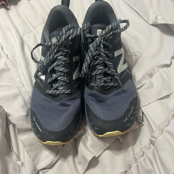 New balance shoes - Picture 3 of 3